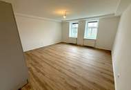 Einziehen &amp; wohlfühlen: Renovierte Wohnung mit Parkplatz