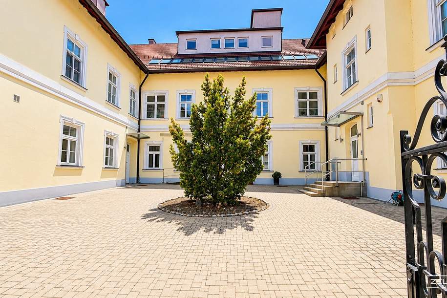 Charmante Dachgeschoßwohnung mit Sonnenterrasse und historischem Flair | ZELLMANN IMMOBILIEN, Wohnung-kauf, 339.000,€, 3400 Tulln