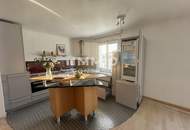 Traumhafte 3-Zimmer-Wohnung mit großer Dachterrasse in U6-Nähe