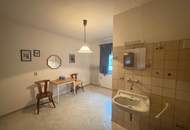 Ehemalige Pension mit viel Platz für mehrere Wohneinheiten in Greinbach-Penzendorf