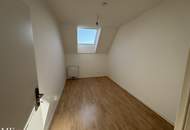 Wohnen im Mehrfamilienhaus / 8 Zimmer, 3 Bäder, 2 Eingänge
