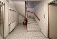 Geräumiges Eck-Reihenhaus mit guter Infrastruktur und Parkplatz