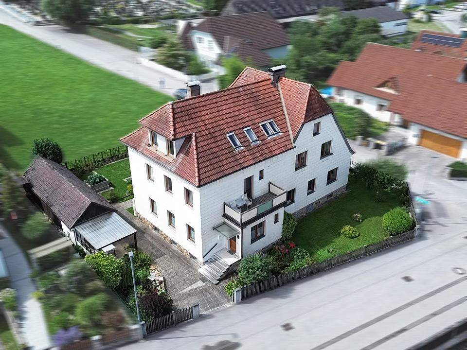 Preisreduziertes Raumwunder: teilsanierungsbedürftiges Mehrfamilienhaus mit drei Einheiten!