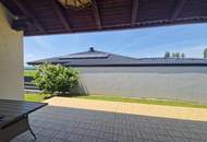 LIEBEVOLLER BUNGALOW MIT GEPFLEGTEM GARTEN IN TRAUMHAFTER RUHELAGE MIT HERRLICHEM GRÜN- UND AUSBLICK IN UNMITTELBARER FELDRANDLAGE