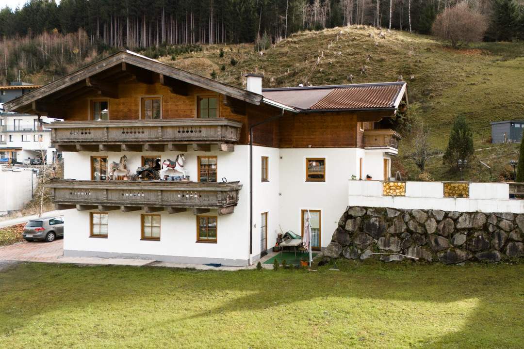 Alpenidylle trifft Flexibilität – Großzügiges Wohnen und Vermieten im Herzen von Saalbach-Hinterglemm.