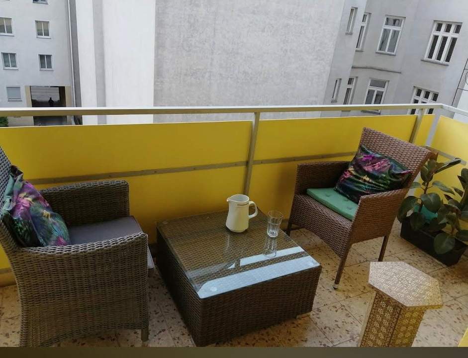 "4. Liftstock vollmöbliert mit hofseitigem Balkon!"