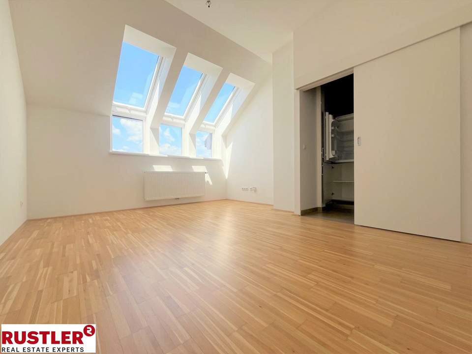 Lichtdurchflutete 3-Zimmer-Dachgeschosswohnung mit Wohlfühlcharakter