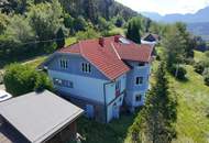 Wohnhaus( Ferienhaus) in traumhafter erhöhter Aussichtslage mit großem sonnigen Grundstück und eigener Quelle