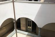 | STILVOLLER ALTBAU | BEWILLIGTE AUSBAUPLANUNG FÜR DAS DACHGESCHOSS | TOP LAGE