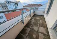 3-er WGs aufgepasst! Große Dachgeschoss-Wohnung mit Terrasse in der Muhrengasse!