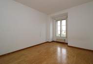 Wohnen im Schloss - 4 Zi. Wohnung mit historischem Flair in ansprechender Lage!