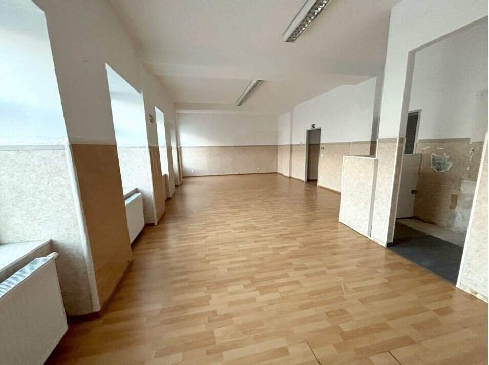 Großzügiges Geschäftslokal mit mehreren Eingängen
