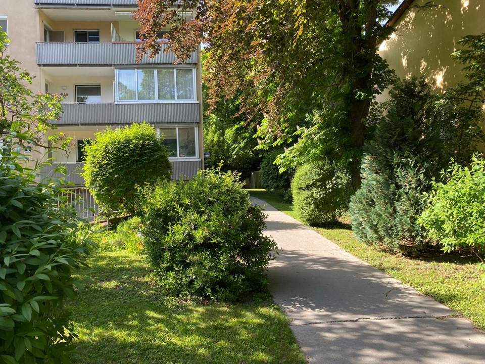Doblhoffpark - Schöne Eigentumswohnung mit südseitiger Loggia!