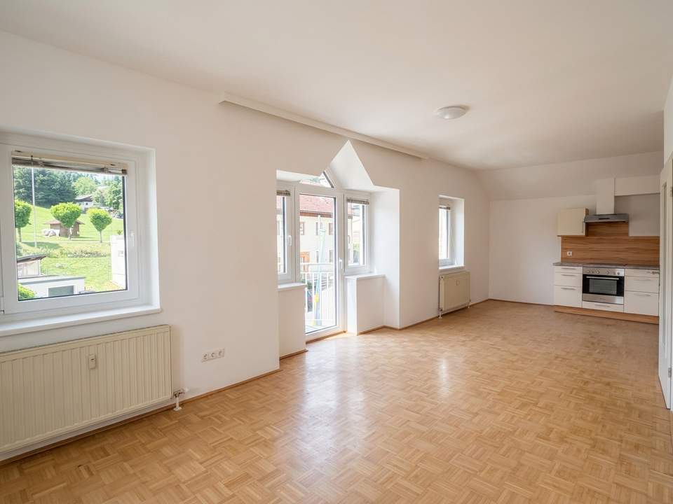 Teilmöblierte Mietwohnung mit zwei Schlafzimmer (93 m²)