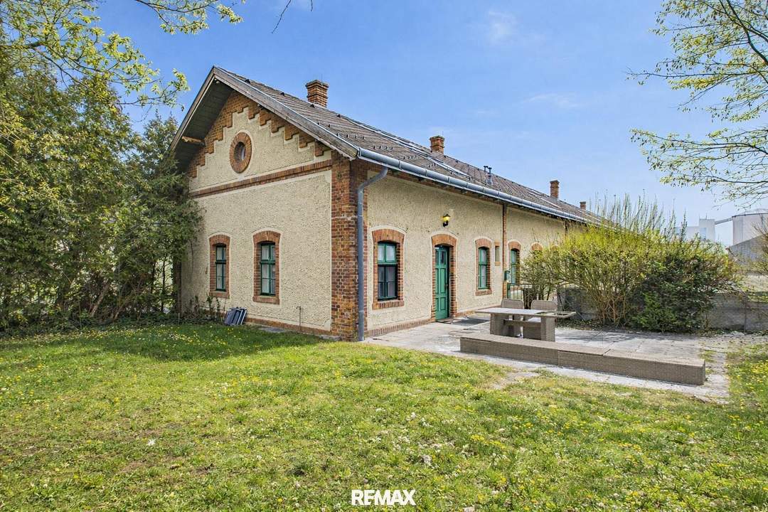 Reihenendhaus mit 235 m² Garten für Hausmeister/-paar