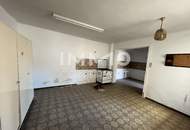 Haus mit großem Grundstück ca. 2 200 m²