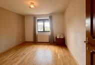 Einfamilienhaus saniert - großes Grundstück - 4 Km nach Graz. Wohnkeller über die gesamte Fläche!