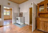 Sanierungsbedürftiger Streckhof mit historischem Keller