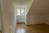 PROVISIONSFREI: Dachgeschosswohnung mit ca. 70,20 m² und möblierter Küche ++ FOHNSDORF ++