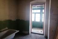 Teilsanierte Endreihenhaushälfte in Schwaz – Stadtrandlage, schöner Garten