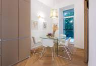 Stilechte, professionell generalsanierte Altbauwohnung mit Balkon