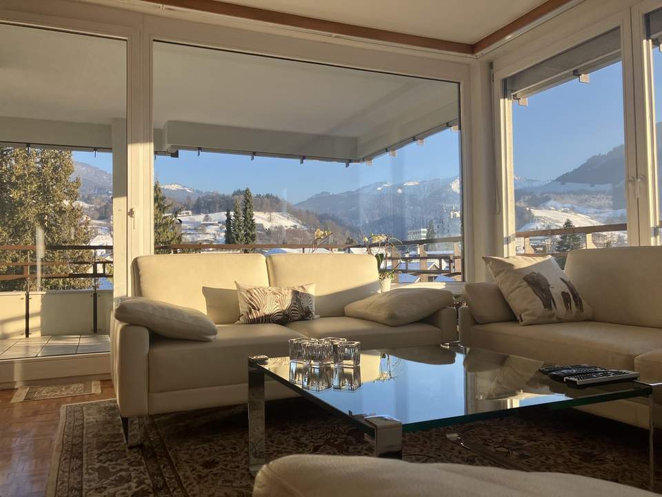 Großzügiges Penthouse mit Alpenblick in zentraler Lage
