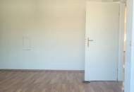 "Diese 5 Zimmer-Altbauwohnung mit sonniger Terrasse wartet genau auf SIE"