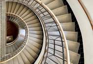 Originale ALTBAU - DG WOHNUNG - 2 Zimmer - NIBELUNGENVIERTEL