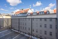 ++NEU++ Sanierungsbedürftige 2-Zimmer ALTBAUWOHNUNG mit Balkon!!