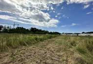 Erstklassiges Gewerbegrundstück mit ausgezeichneter Anbindung an die A2: Vielseitiges Grundstück mit enormem Potenzial und flexibler Widmung (GG 0,2 – 0,8) – Ihre Chance für erfolgreiches Wachstum