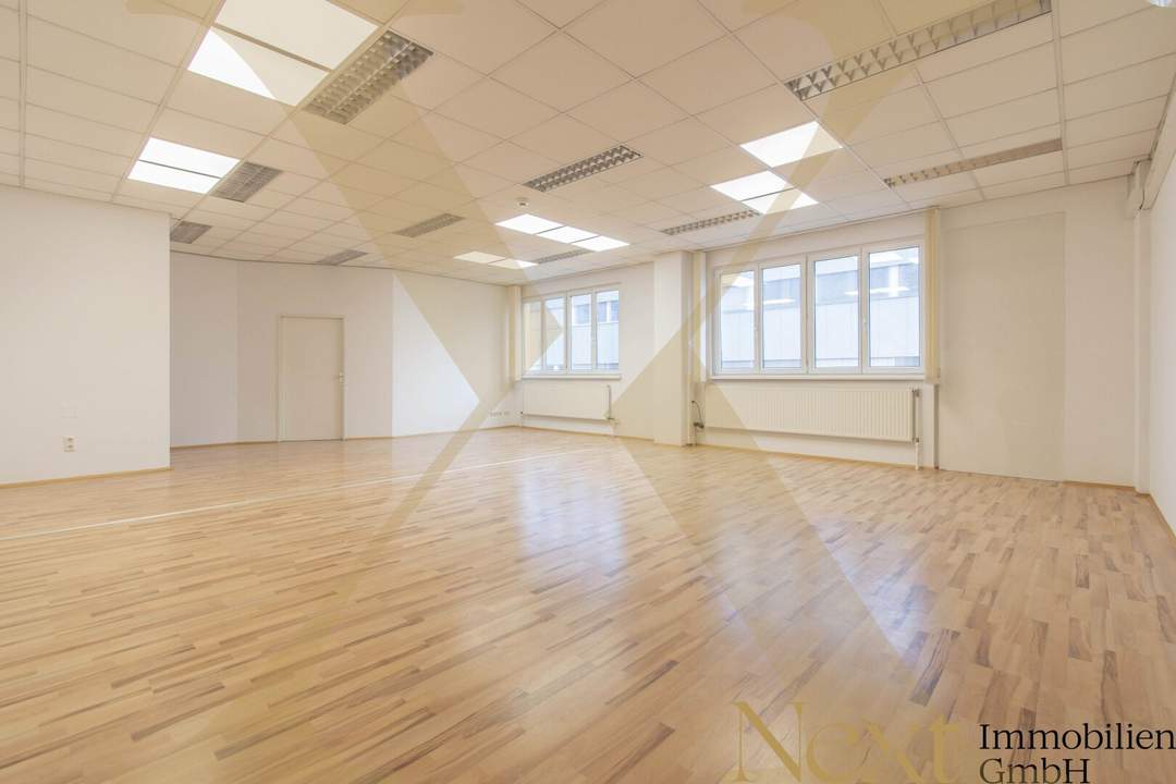 Geräumiges Büro mit großzügiger Lager-/Archivfläche und Parkplätze in Traun zu vermieten!