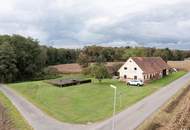 Älteres Bauerngehöft mit 2,6 Hektar umliegenden Wiesen und Waldgrund - Verdoppelung möglich - alter Rohbaukeller vorhanden