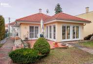 Charmanter 3 Zimmer-Bungalow mit Garten, Garage und moderner Ausstattung! Öffentlich gut angebunden.