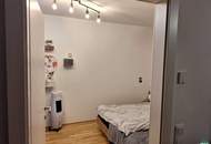 2-Zimmer mit Balkon ab 01.11. – Nähe U1 Kagraner Platz