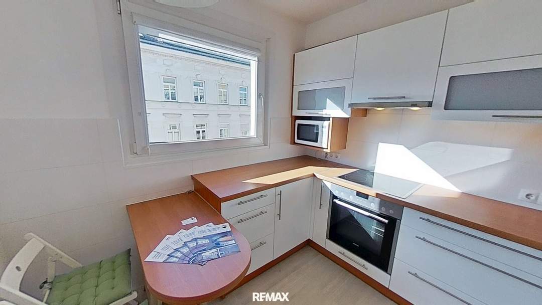 Frisch saniert! Gut geschnittene 4-5 Zimmer Wohnung mit Loggia nahe Wienerberg