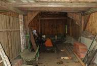 Landwirtschaftliches Anwesen mit angeschlossenem Wald und Agrarflächen