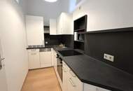 Schöne, sanierte 2-Zimmer-Altbauwohnung in ruhiger Nebenstraße