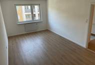 Ruhig; Hell; Saniert; 2-Zimmer + Küche nähe U-Bahn