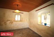 Charmantes Bauernsacherl mit Nebengebäuden - Dorfgebietwidmung, großzügigem Baugrundstück und Grünland