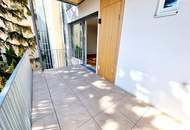 Wohnen auf einem neuen Level! Hochwertig sanierter Altbau mit 4,5 Zimmern, Sonnenbalkon und klimafreundlicher Erdwärme! Viel Privatsphäre + Viel Raum + Viel Grün!