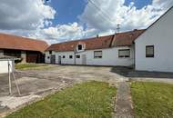 Bauernhaus mit Nebengebäude im Pinkatal