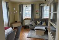 Herziges Hofgasslhäuschen mit Nebengebäude und Mini Garten