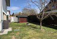 Moderne Doppelhaushälfte in schöner Siedlungslage mit Garten & Garage