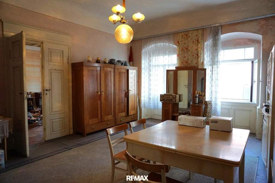 Räumlichkeiten mit Potential zum imposanten Büro - Ca. 120m2 im 1. Stock, Gewerbeobjekt-miete, 700,00,€, 2410 Bruck an der Leitha
