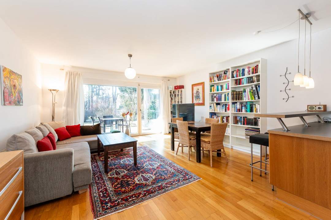 Zu Fuß ins LKH, 3-Zimmer-Wohnung mit Garten und TG-Abstellplatz!