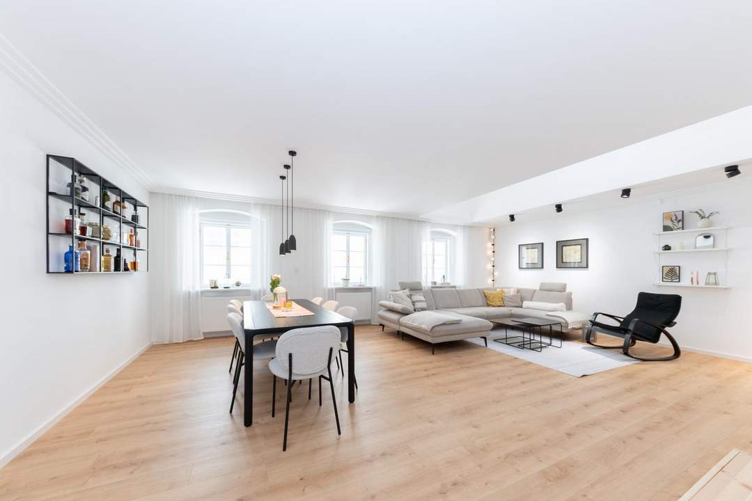 419 m² WOHN- NUTZFLÄCHE – ZENTRUM VON STEYR – SOFORT VERFÜGBAR! Modernes Stadthaus mit traumhaftem Garten/Innenhof im Zentrum von Steyr!