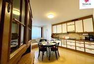Großzügige Wohnung mit Balkon & Potential zur Wohnküche | INKLUSIVE EINRICHTUNG