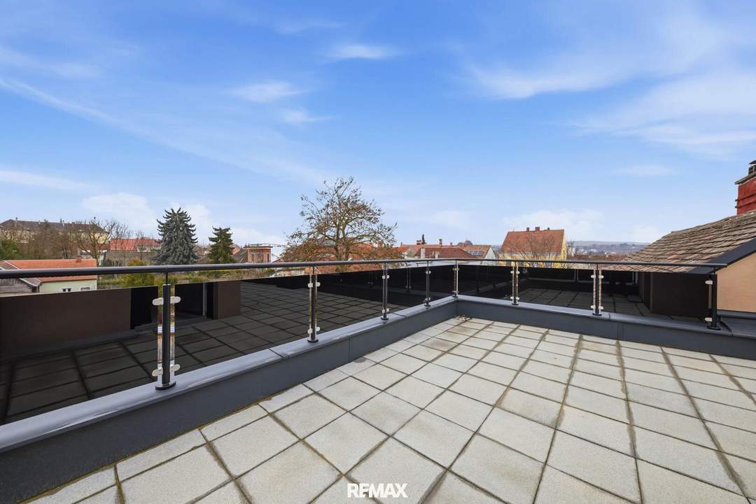 Moderner Neubau mit exklusiver Rundum-Dachterrasse– Einfamilienhaus mit Gestaltungsspielraum in zentraler Lage von Hollabrunn