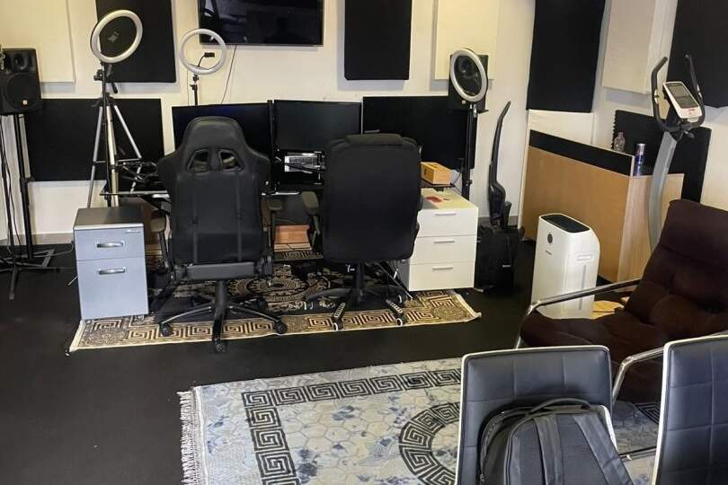 PROVISIONSFREI!!! Verschiedene Nutzungsmöglichkeiten Büro, Musik Proberaum, Hobby, Fotostudio etc. 32,5 m² NO8, Gewerbeobjekt-miete, 350,00,€, 2601 Wiener Neustadt(Land)