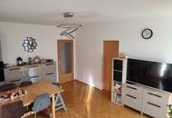 Helle 3-Zimmerwohnung mit Loggia/Balkon in zentraler Lage